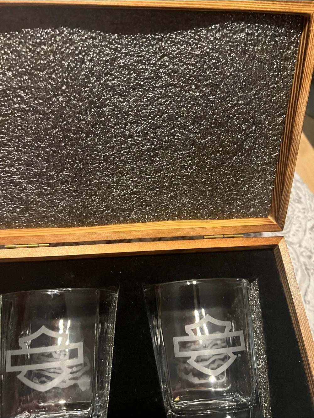 Harley Davidson Branded Etched Glass Whiskey Rocks Set in Brown Wooden Gift Box